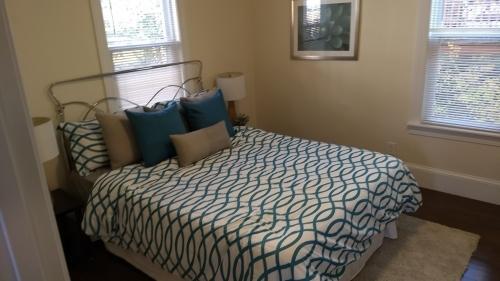 Building Photo - 3 bedroom in Jamaica Plain MA