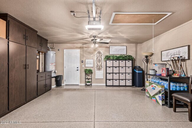 Building Photo - 10853 W Manzanita Dr