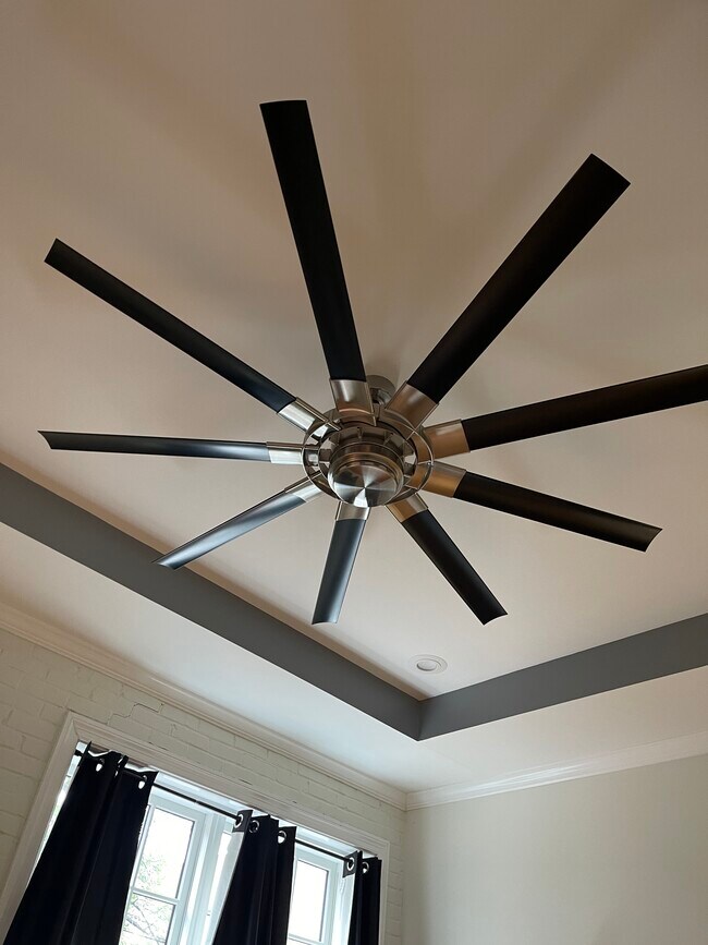 Building Photo - 116 E Council St