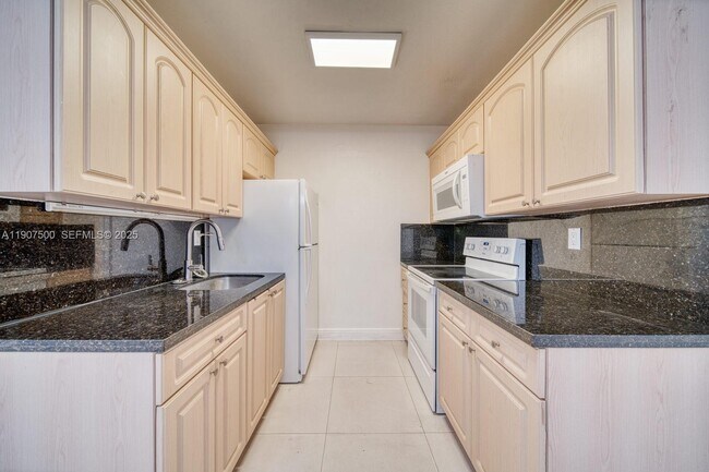 Building Photo - 400 Minorca Ave