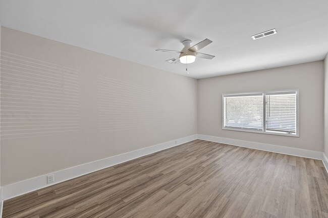 Building Photo - 4362 Hunters Club Dr
