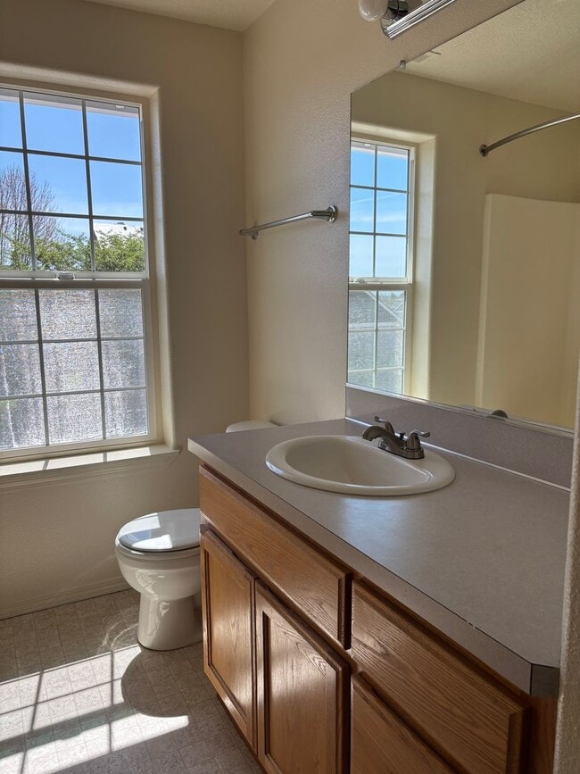 Building Photo - $500.00  OFF  1ST  FULL  MONTH'S  RENT   F...