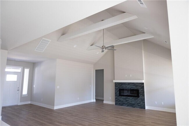 Building Photo - 817 Spurgeon Ln
