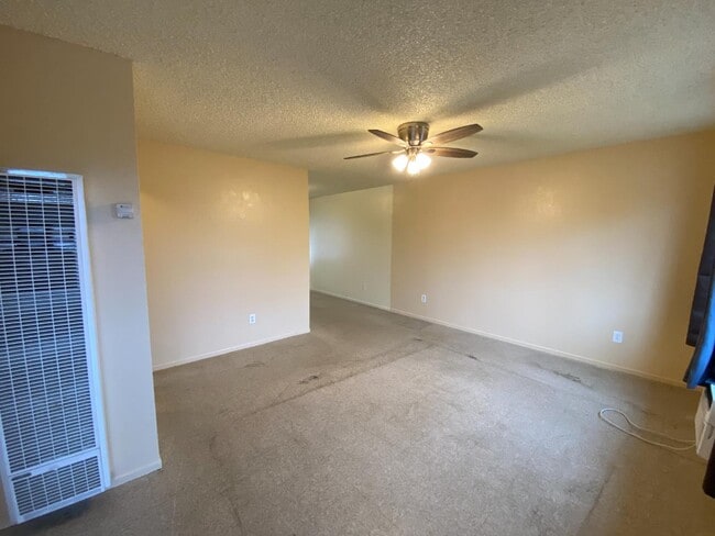 Building Photo - 15156 Elm Ct