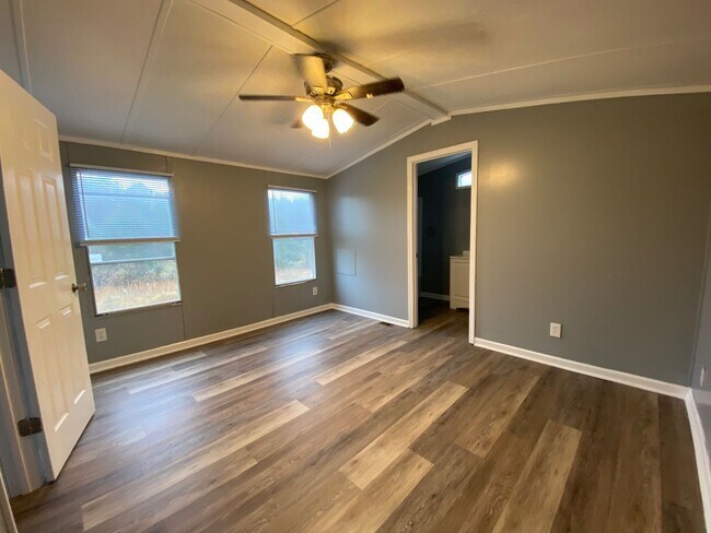 Building Photo - 106 Prices Grove Rd