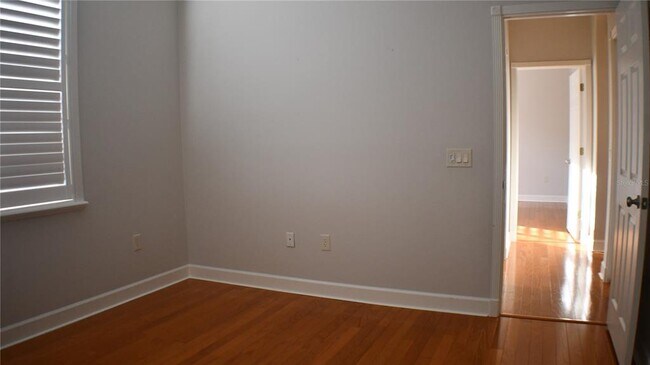 Building Photo - 4910 Old Creek Dr