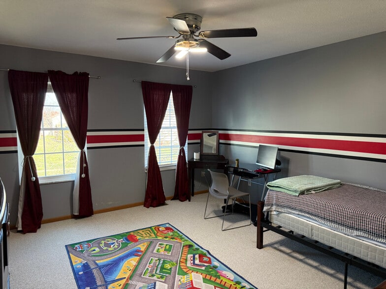 Building Photo - 2298 Maxwell Ave