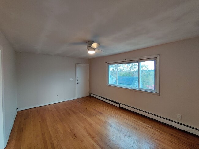 Building Photo - 135-137 Hillcrest Rd