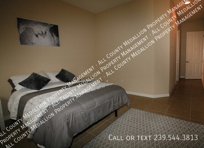Building Photo - 11070 Esteban Dr