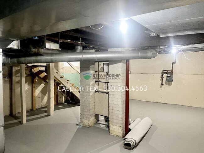 Building Photo - 1012 Brown St