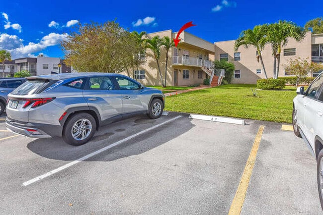 Building Photo - 864 Normandy R