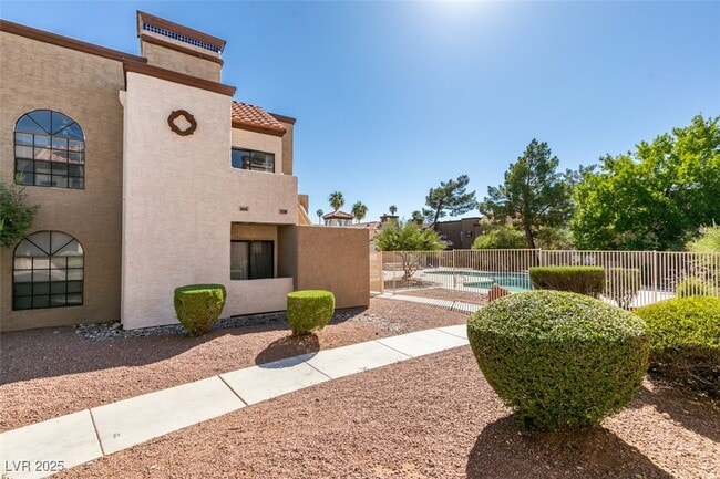 Primary Photo - 2963 Juniper Hills Blvd