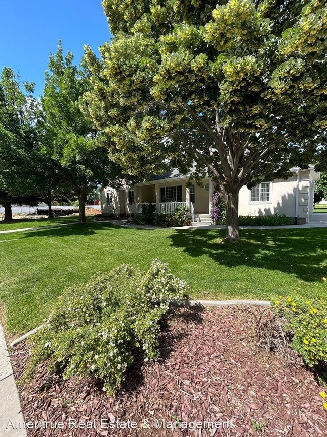 Building Photo - 3 br, 2 bath House - 1333 N 200 W