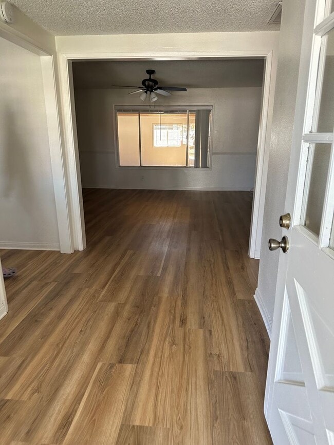 Building Photo - Newly Remodeled South Corona Family Home