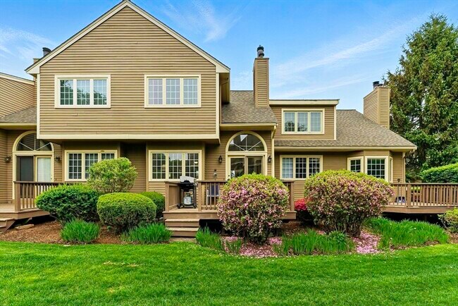 Primary Photo - 14 Weybridge Ln