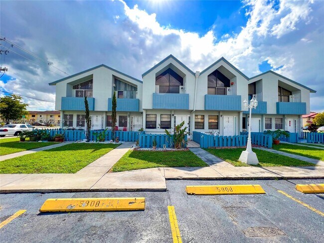 Primary Photo - 5808 W 18th Ave