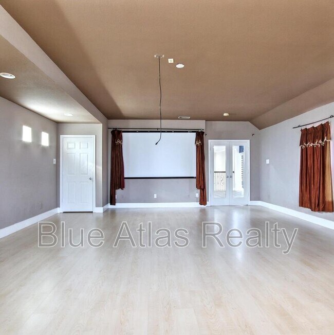 Building Photo - 2420 Elm Leaf Ln