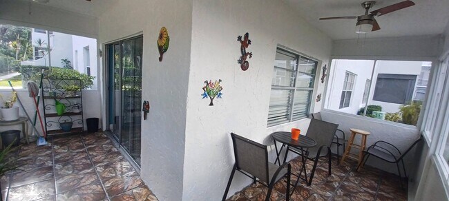 Building Photo - 2998 Sunrise Lakes Dr E