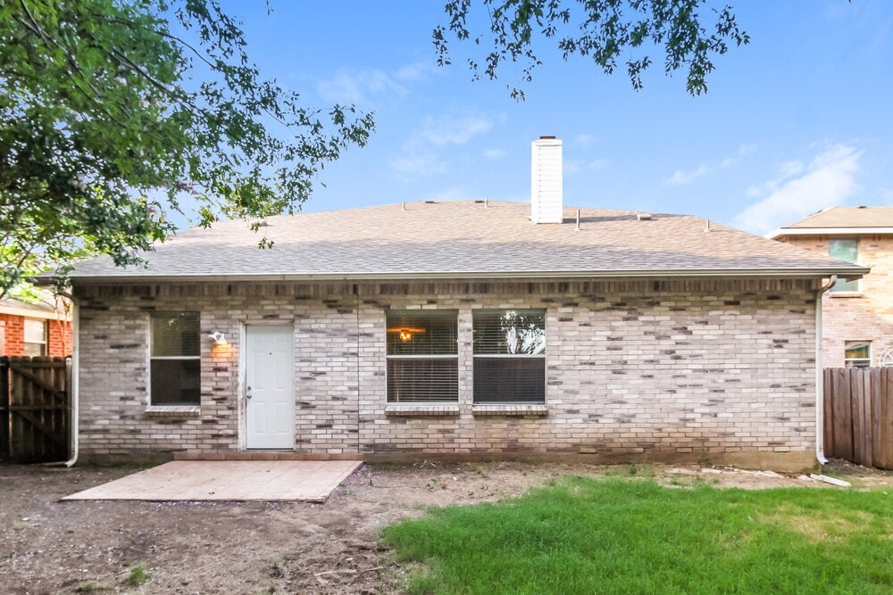 Building Photo - 2033 Shawnee Trail