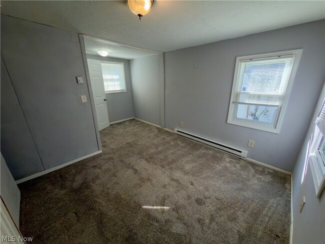 Building Photo - 142 1/2 Beaver Ct