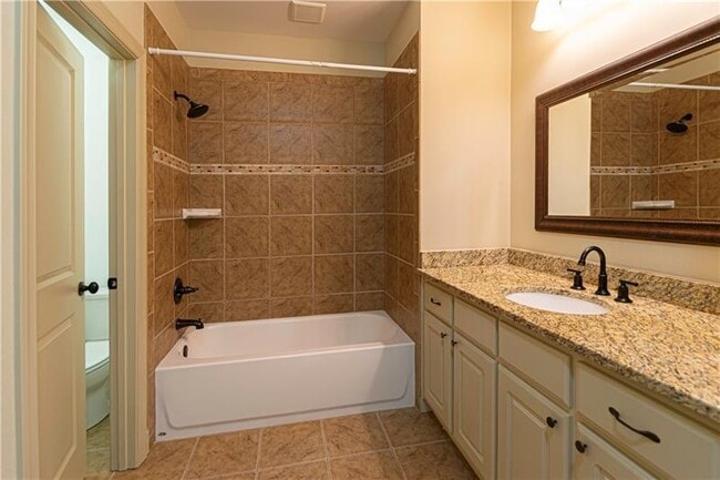 Building Photo - 2050 Oak Grove Rd NE