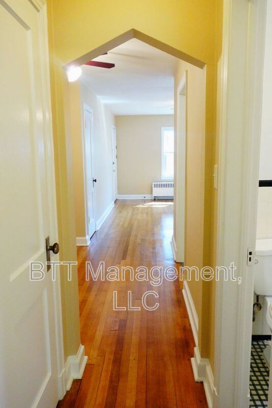 Building Photo - 8404 Greenwood Ave