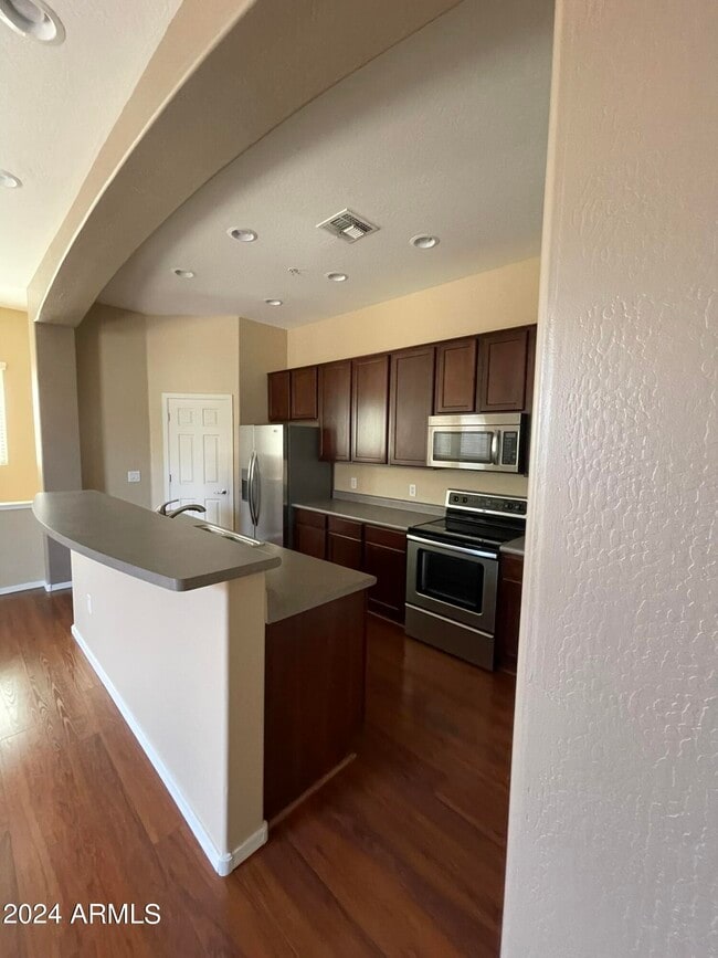 Building Photo - 15240 N 142nd Ave