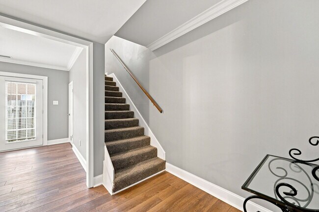 Building Photo - 126 Oakmont Dr