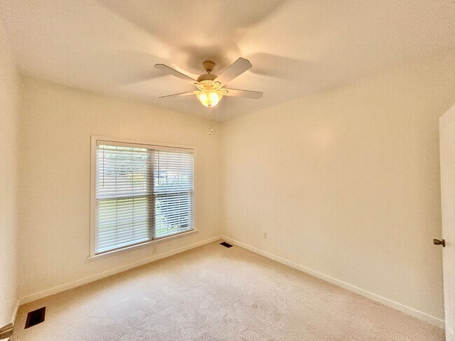 Building Photo - Rare Single-Level Ranch in Midlothian – 1,999 Sq Ft, 4BR/2.5BA with 1-Car Garage | St. James Woods