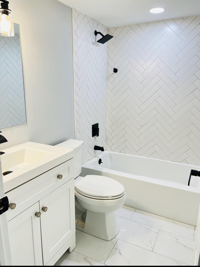 Building Photo - 314 Sunshine Dr