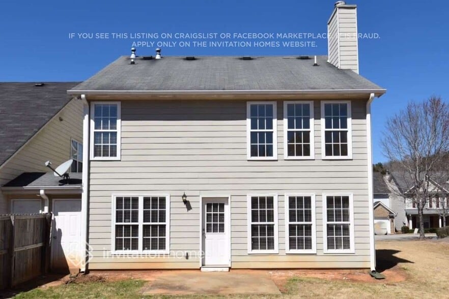 Building Photo - 9586 Lakeview Cir