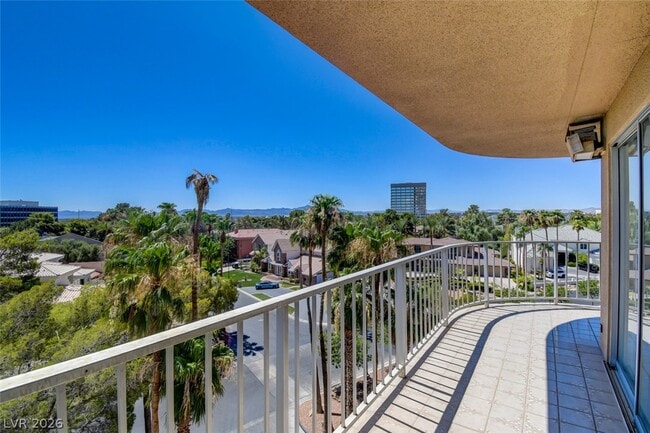 Building Photo - 3111 Bel Air Dr