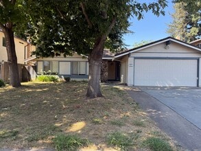 Building Photo - 3 bed 2 bath home in Sacramento!
