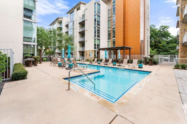 Building Photo - Sophisticated Living on Barton Springs
