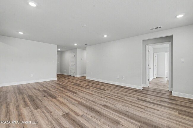 Building Photo - 107 Mill St