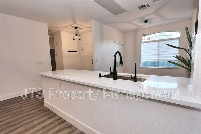 Building Photo - 3112 Gennaker Way