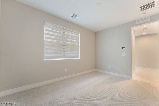 Building Photo - 667 Grey Saker St