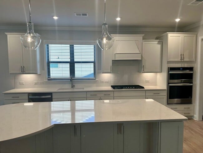 Building Photo - 505 Colebrook Wy