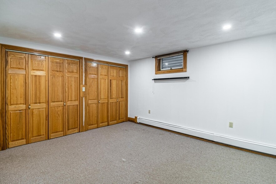 Building Photo - 166 Auburn St