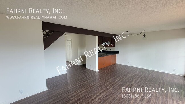 Building Photo - PALEHUA GARDENS - Upgraded 3 Bedroom Townhome