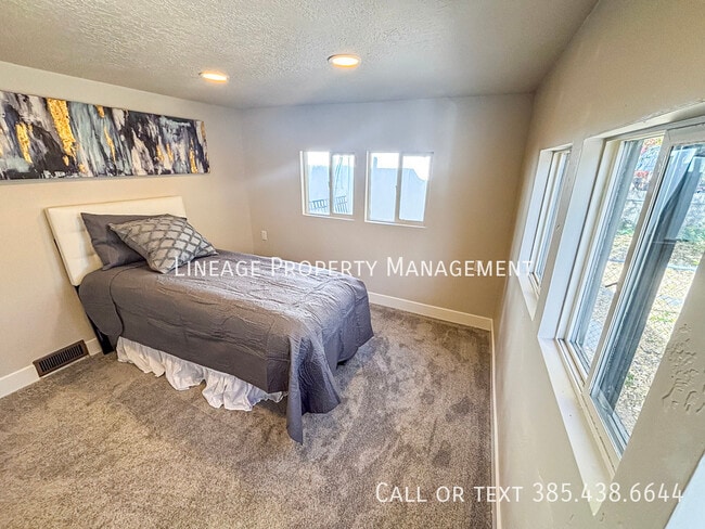 Building Photo - 535 S 900 W