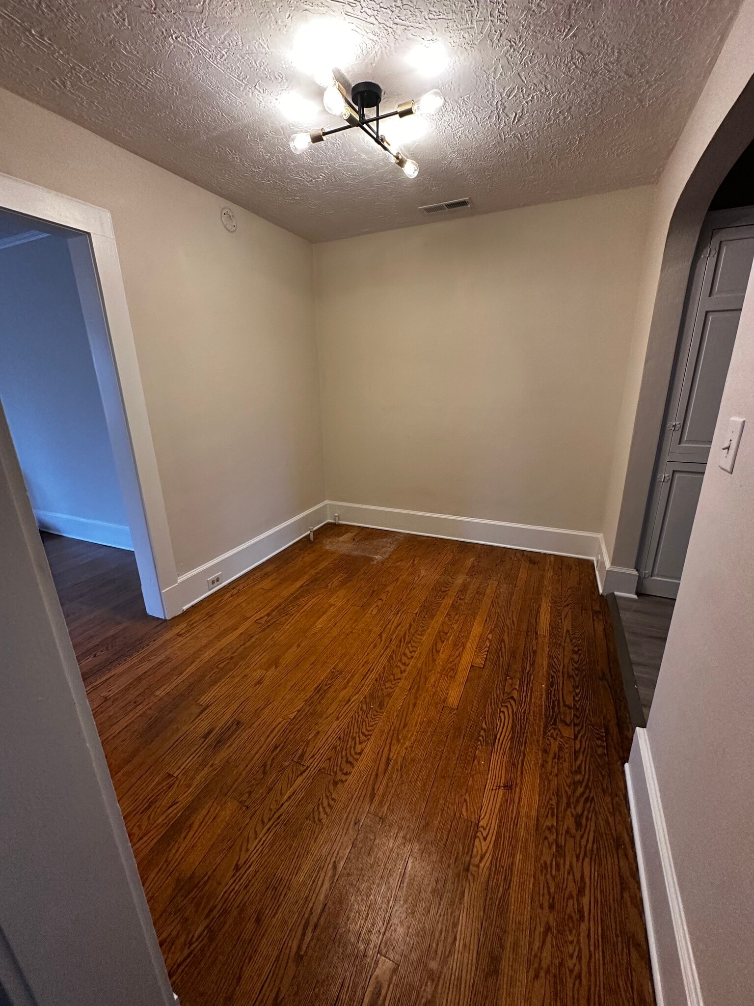 Dining room - 2521 Longview Ave SW