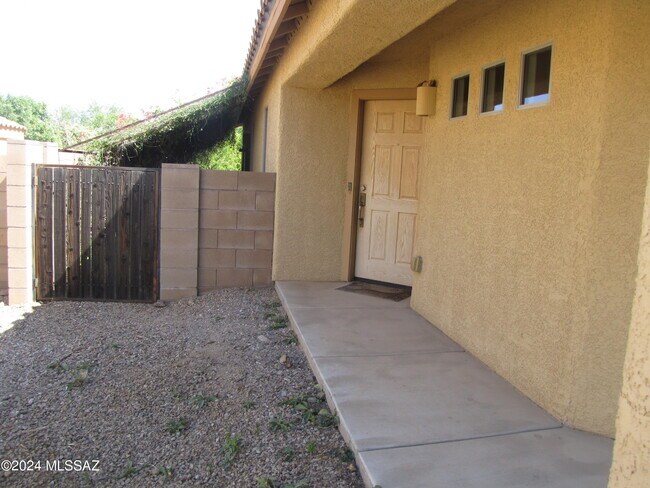 Building Photo - 497 S Douglas Wash Rd