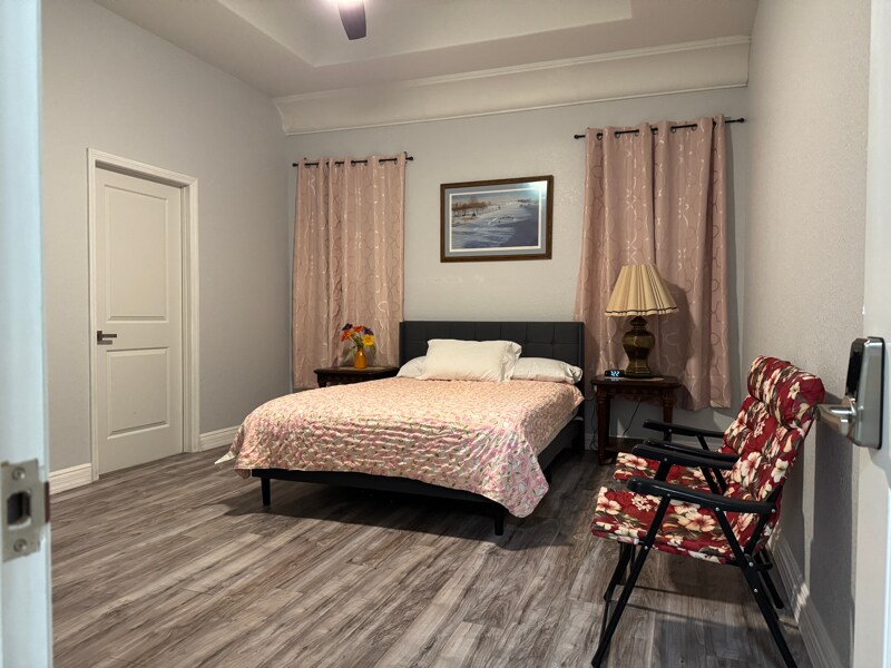 Building Photo - 10517 Camelia Dr