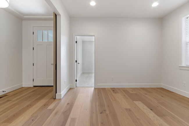 Building Photo - 4646 S Selatir Way