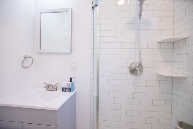 Building Photo - Renovated South Philadelphia Rowhome