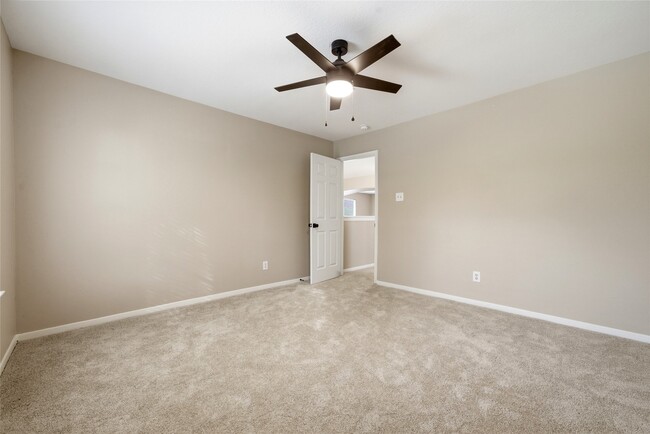 Building Photo - 3711 Slocom Dr