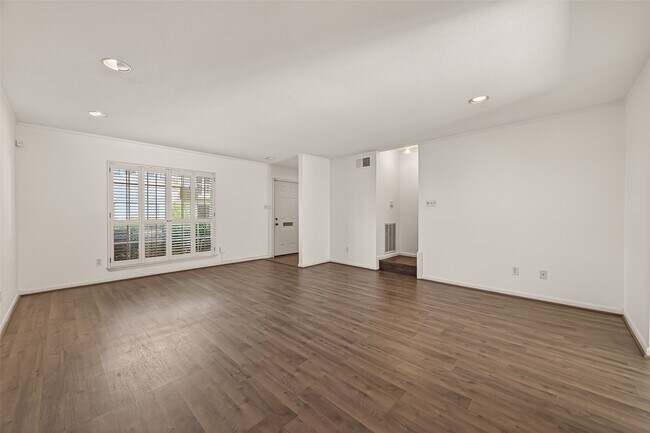 Building Photo - 6418 Olympia Dr