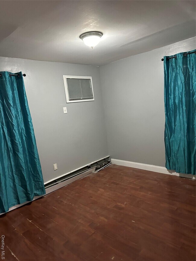 Building Photo - 180-11 146th Ave