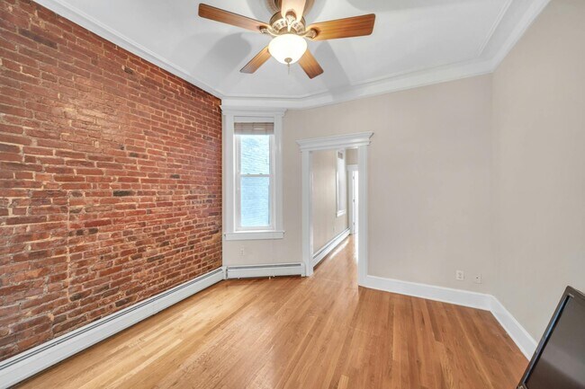Building Photo - 47 47th St